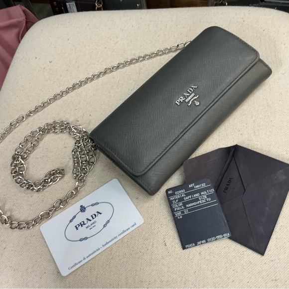 Large Prada with Saffiano Leather with Cream & /Pale Pink interior. - Picture 9 of 16